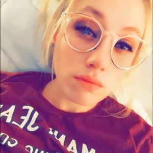 Meet your Posher, Dana